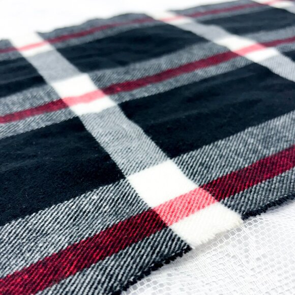 Scottish Cashmere Scarf Made In Scotland Classic Trendy Winter Gear - Picture 8 of 8